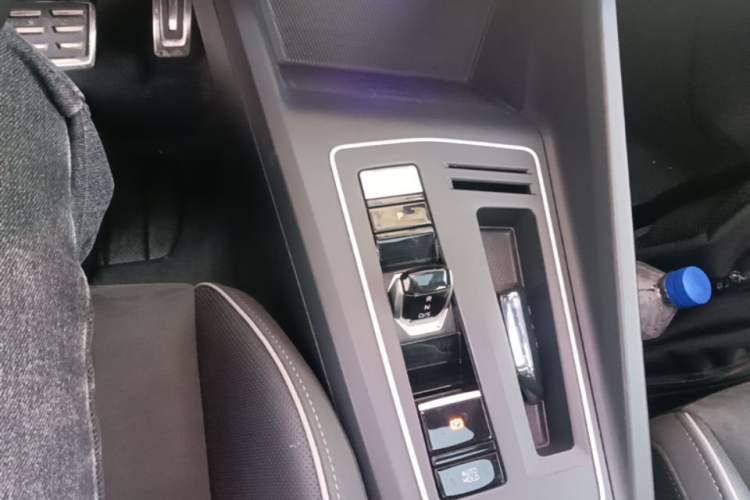 Used Volkswagen Golf 2021 280TSI DSG R-Line Gear Lever