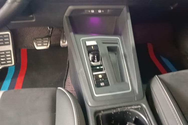 Used Volkswagen Golf 2021 280TSI DSG R-Line Gear Lever