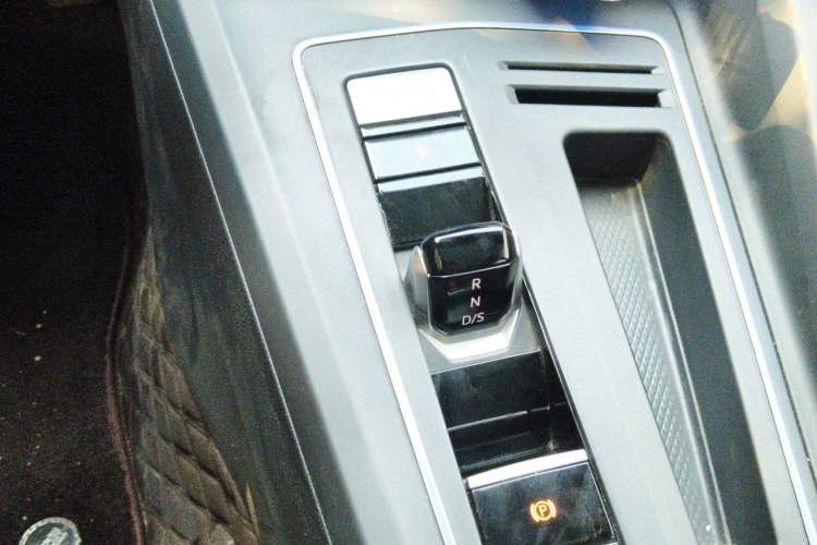 Used Volkswagen Golf 2021 280TSI DSG R-Line Gear Lever