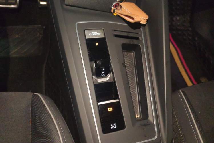 Used Volkswagen Golf 2021 280TSI DSG R-Line Gear Lever