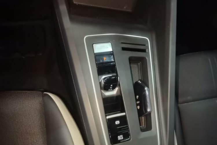 Used Volkswagen Golf 2021 200TSI DSG Pro Gear Lever