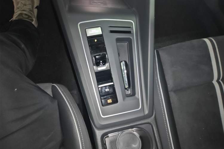 Used Volkswagen Golf 2021 280TSI DSG Pro First Edition Gear Lever
