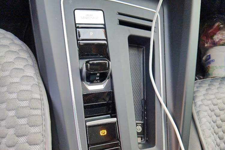 Used Volkswagen Golf 2021 280TSI DSG 30th Anniversary Edition Gear Lever