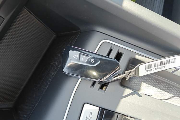 Used Volkswagen Golf 2021 280TSI DSG R-Line Interior 1