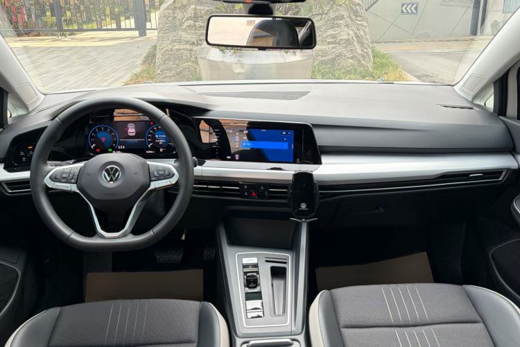 Used Volkswagen Golf 2021 280TSI DSG Pro Interior 1