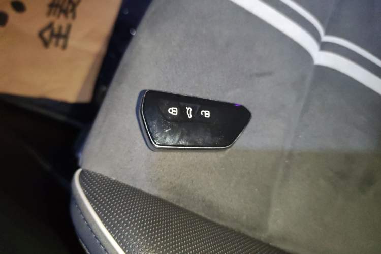 Used Volkswagen Golf 2021 280TSI DSG R-Line Interior 1