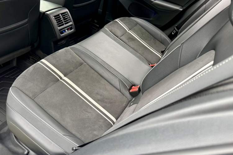 Used Volkswagen Golf 2021 280TSI DSG R-Line Interior 10