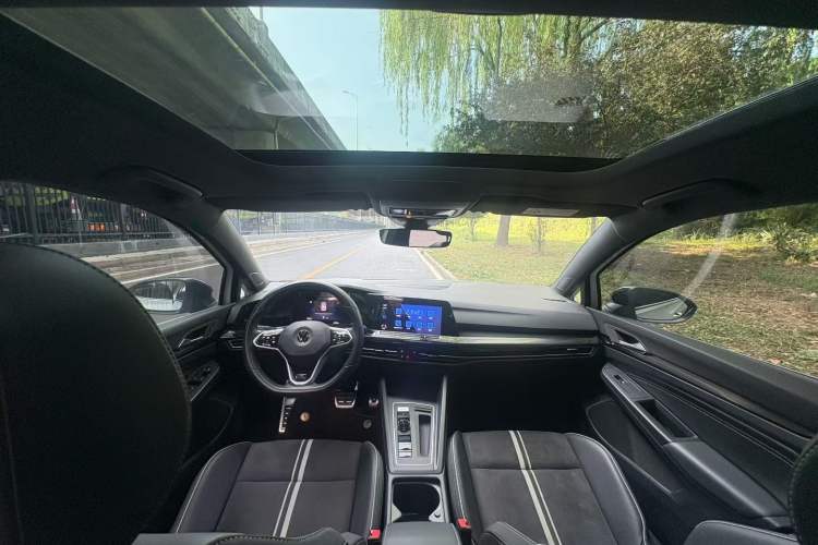 Used Volkswagen Golf 2021 280TSI DSG R-Line Interior 2