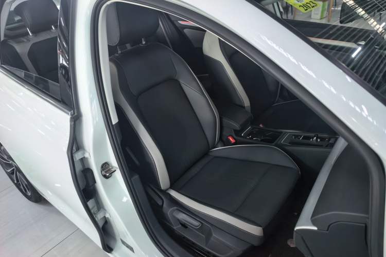 Used Volkswagen Golf 2021 280TSI DSG Pro Interior 2