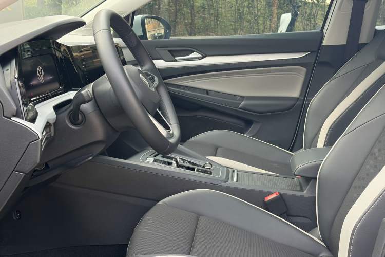 Used Volkswagen Golf 2021 280TSI DSG Pro Interior 2