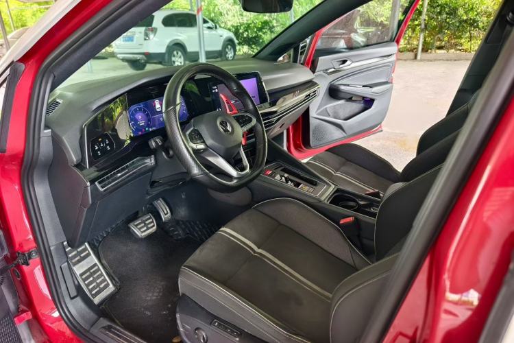 Used Volkswagen Golf 2021 280TSI DSG R-Line Interior 2