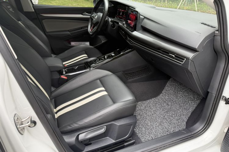 Used Volkswagen Golf 2021 280TSI DSG Pro Interior 2