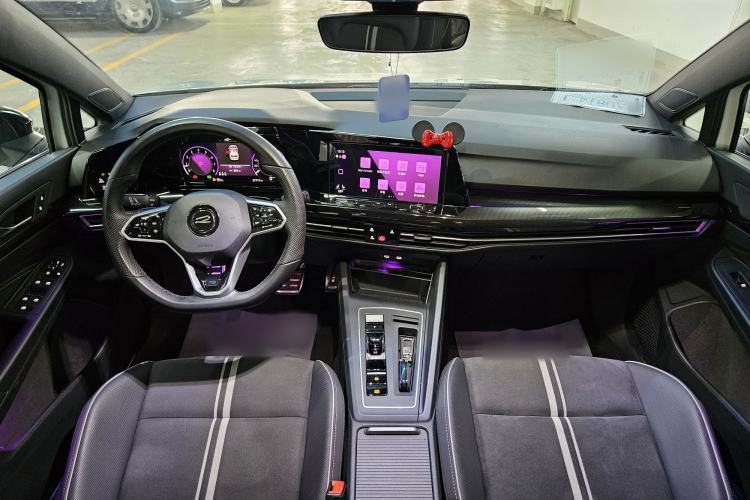 Used Volkswagen Golf 2021 280TSI DSG R-Line Interior 3