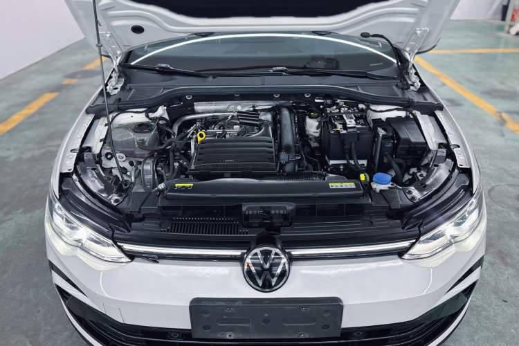 Used Volkswagen Golf 2021 280TSI DSG R-Line Interior 3