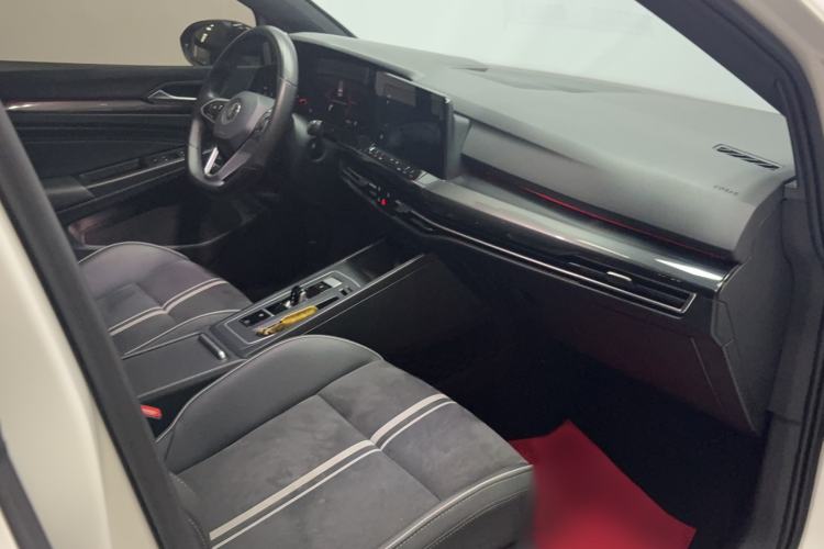 Used Volkswagen Golf 2021 280TSI DSG R-Line Interior 4