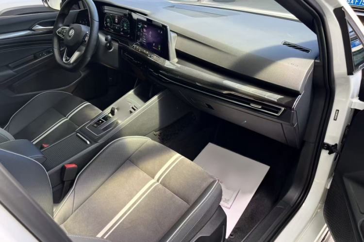 Used Volkswagen Golf 2021 280TSI DSG R-Line Interior 4