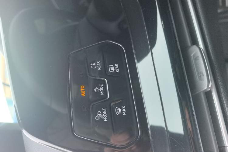 Used Volkswagen Golf 2021 280TSI DSG R-Line Interior 4