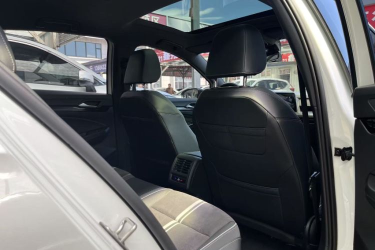 Used Volkswagen Golf 2021 280TSI DSG R-Line Interior 5