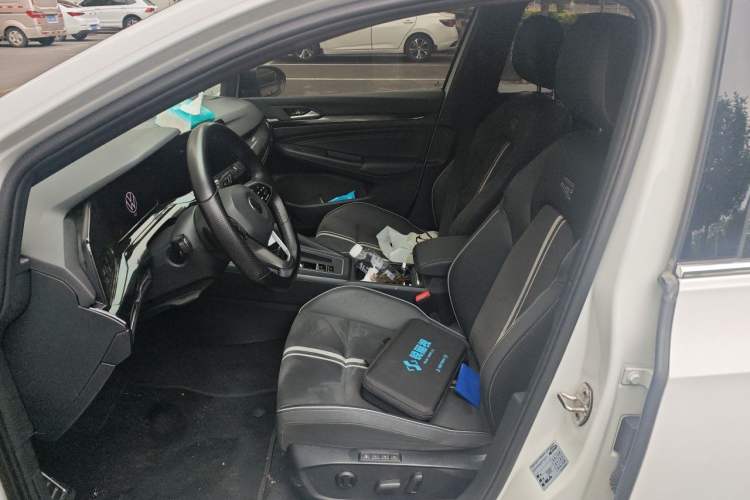 Used Volkswagen Golf 2021 280TSI DSG R-Line Left Front Seat