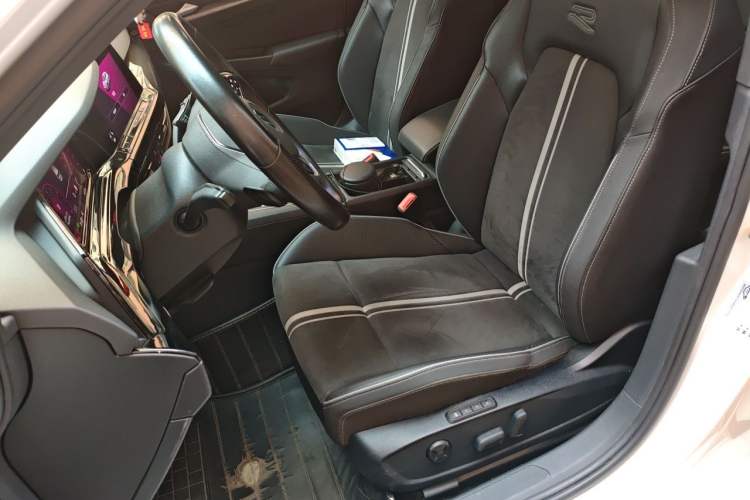 Used Volkswagen Golf 2021 280TSI DSG R-Line Left Front Seat