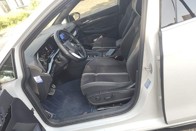 Used Volkswagen Golf 2021 280TSI DSG R-Line Left Front Seat