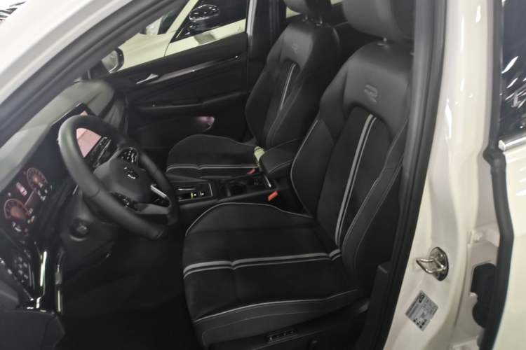 Used Volkswagen Golf 2021 280TSI DSG Pro First Edition Left Front Seat