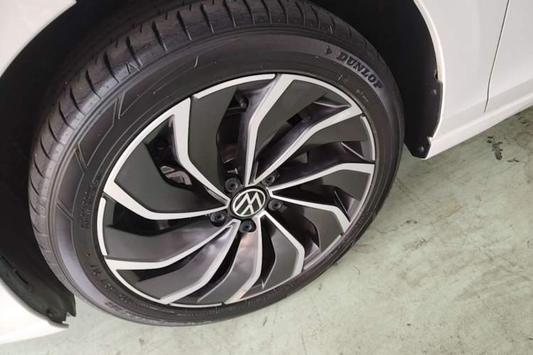 Used Volkswagen Golf 2021 280TSI DSG Pro Left Front Wheel Hub