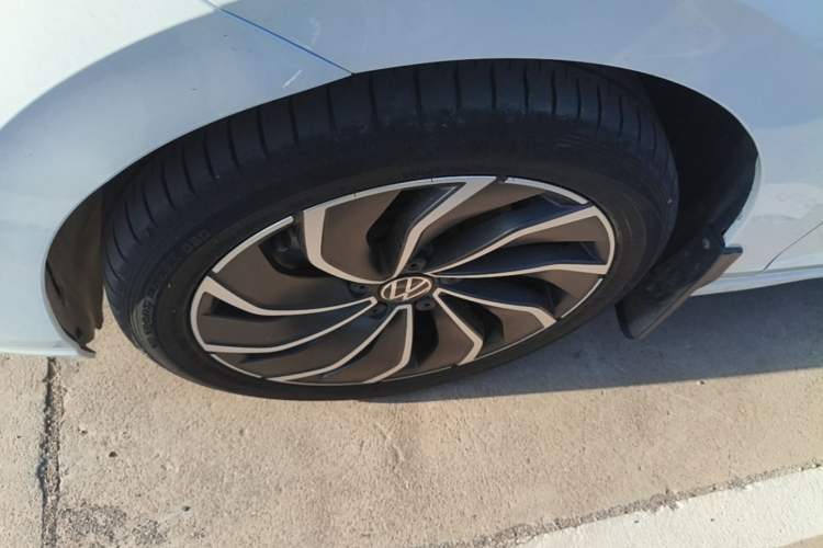Used Volkswagen Golf 2021 280TSI DSG Pro Left Front Wheel Hub