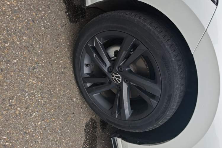 Used Volkswagen Golf 2021 280TSI DSG R-Line Left Front Wheel Hub