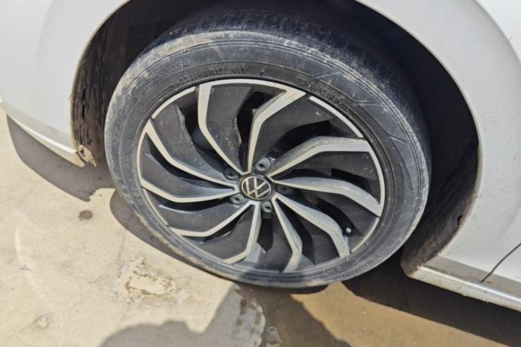 Used Volkswagen Golf 2021 280TSI DSG Pro Left Front Wheel Hub