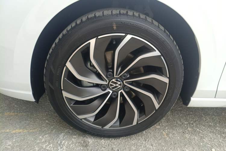 Used Volkswagen Golf 2021 280TSI DSG Pro Left Front Wheel Hub