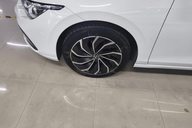 Used Volkswagen Golf 2021 280TSI DSG Pro Left Front Wheel Hub