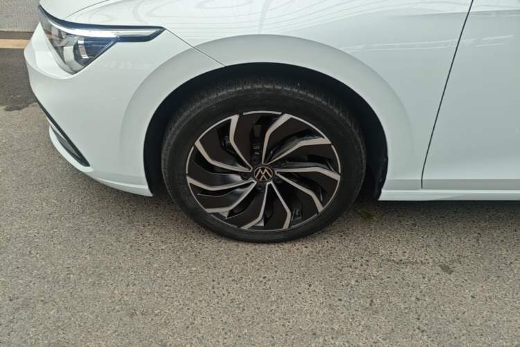 Used Volkswagen Golf 2021 280TSI DSG Pro Left Front Wheel Hub
