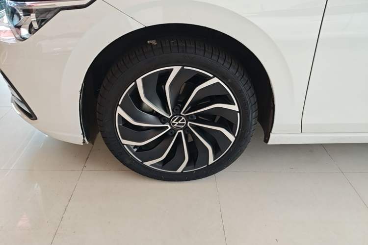Used Volkswagen Golf 2021 280TSI DSG Pro Left Front Wheel Hub