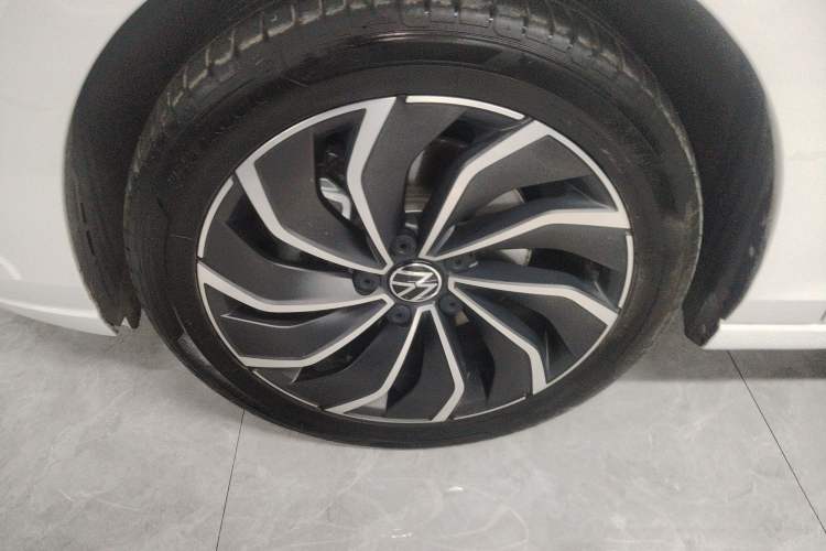Used Volkswagen Golf 2021 280TSI DSG Pro Left Front Wheel Hub