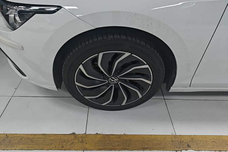 Used Volkswagen Golf 2021 280TSI DSG Pro Left Front Wheel Hub