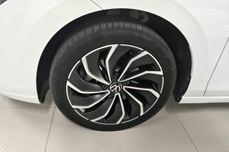 Used Volkswagen Golf 2021 280TSI DSG Pro Left Front Wheel Hub