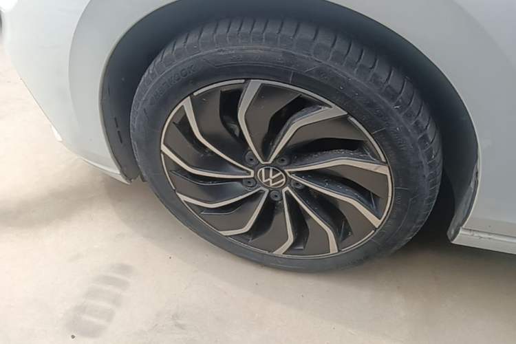 Used Volkswagen Golf 2021 280TSI DSG Pro Left Front Wheel Hub