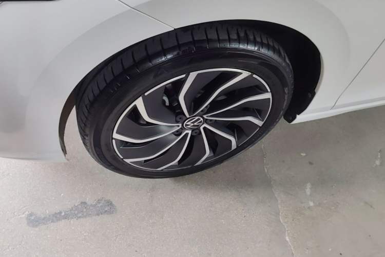Used Volkswagen Golf 2021 280TSI DSG Pro Left Front Wheel Hub