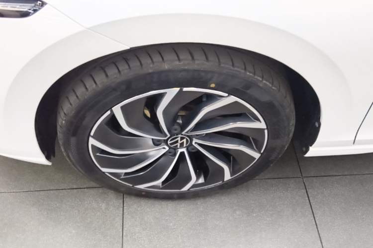 Used Volkswagen Golf 2021 280TSI DSG Pro Left Front Wheel Hub
