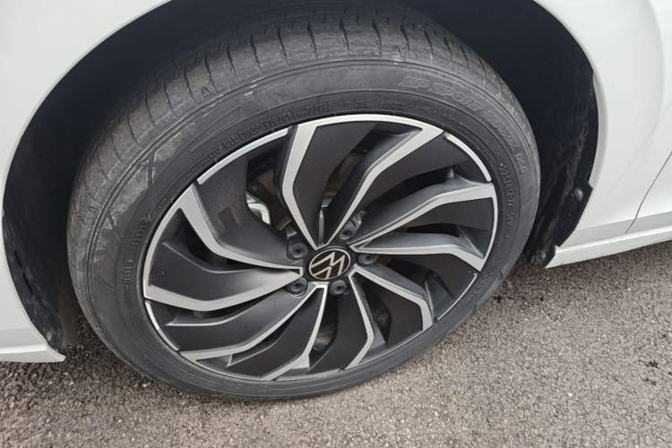 Used Volkswagen Golf 2021 280TSI DSG Pro Left Front Wheel Hub