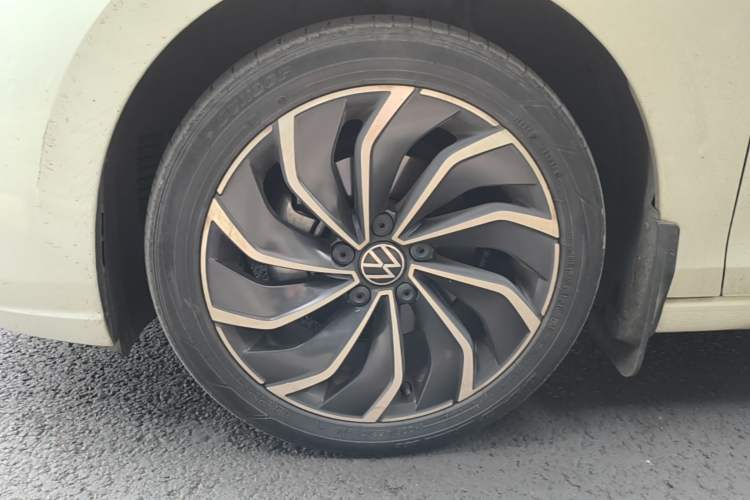 Used Volkswagen Golf 2021 280TSI DSG Pro Left Front Wheel Hub