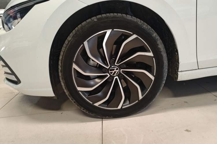 Used Volkswagen Golf 2021 280TSI DSG Pro Left Front Wheel Hub