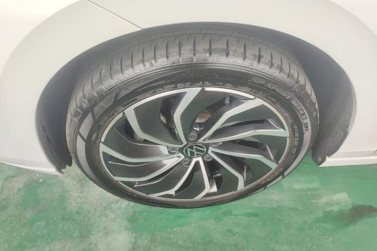 Used Volkswagen Golf 2021 200TSI DSG Pro Left Front Wheel Hub