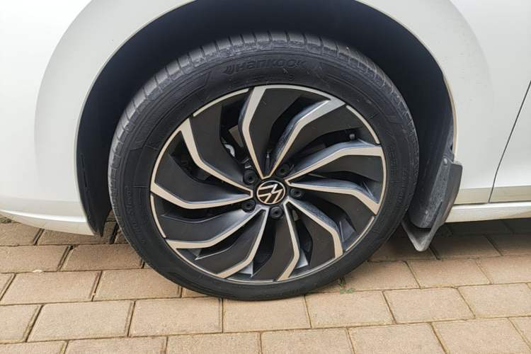 Used Volkswagen Golf 2021 280TSI DSG Pro Left Front Wheel Hub
