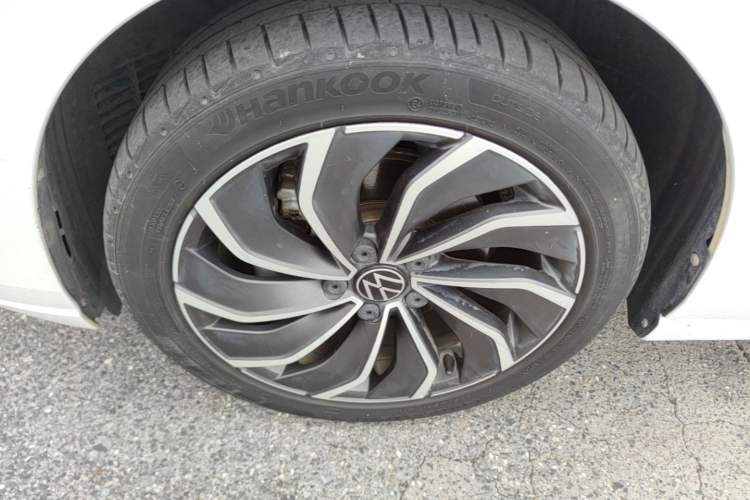Used Volkswagen Golf 2021 280TSI DSG R-Line Left Front Wheel Hub