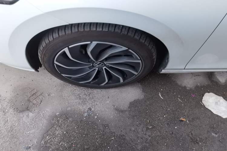 Used Volkswagen Golf 2021 280TSI DSG Pro Left Front Wheel Hub