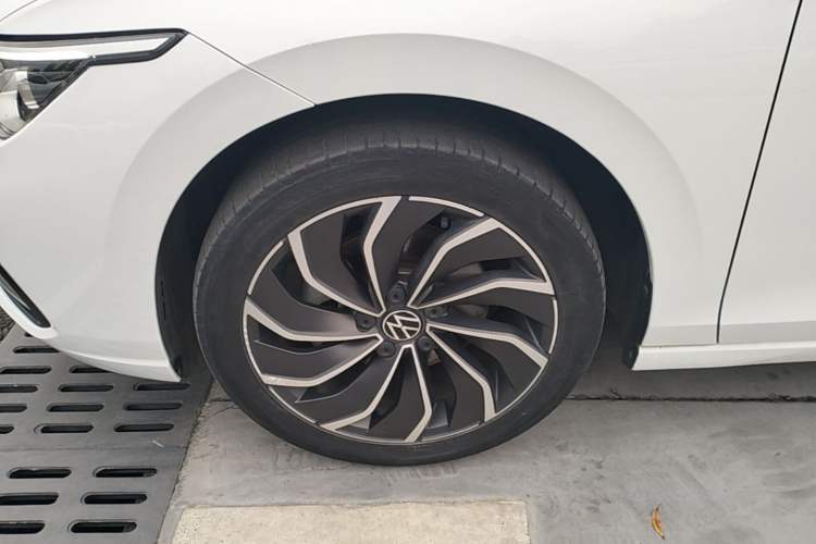 Used Volkswagen Golf 2021 280TSI DSG Pro Left Front Wheel Hub