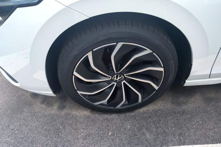 Used Volkswagen Golf 2021 280TSI DSG Pro Left Front Wheel Hub