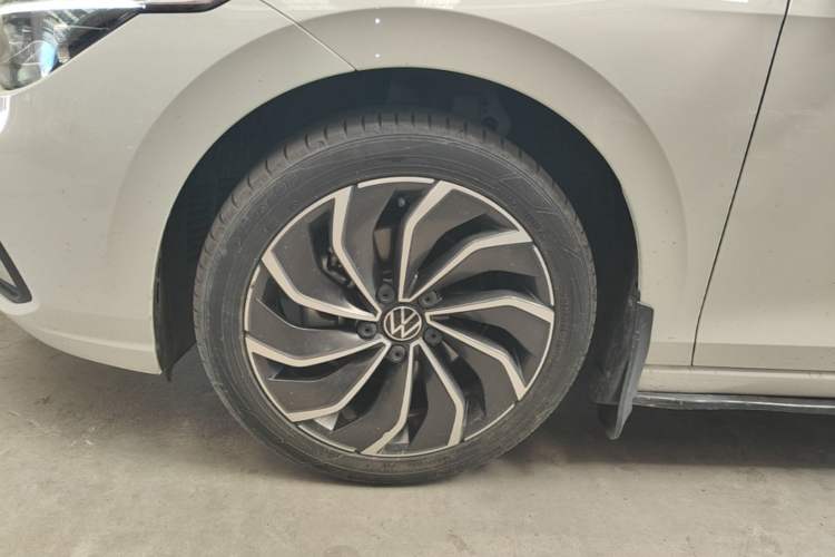 Used Volkswagen Golf 2021 280TSI DSG Pro Left Front Wheel Hub